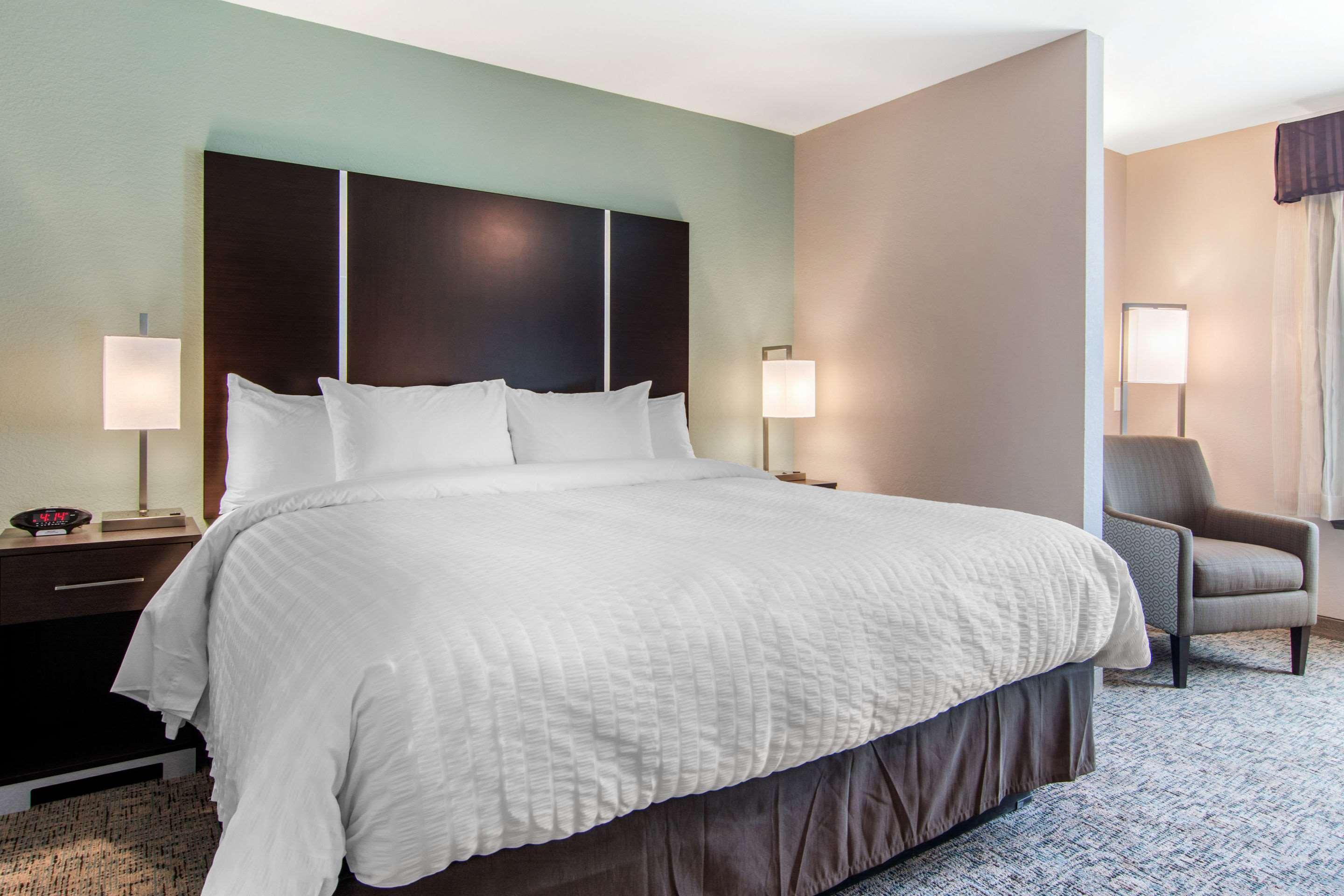 Clarion & Downtown Atlanta